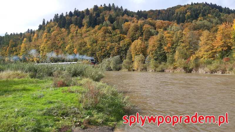 Spływ Popradem jesienią i atrakcja - pociąg retro